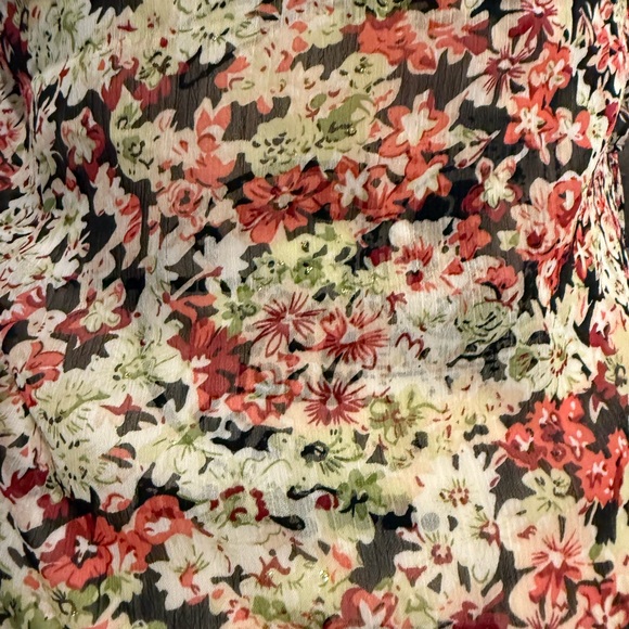 Express | Floral Ruffle Tank Top - Picture 4 of 5